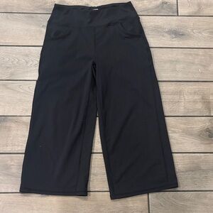 casual Black Cropped Women's Pants for active wear